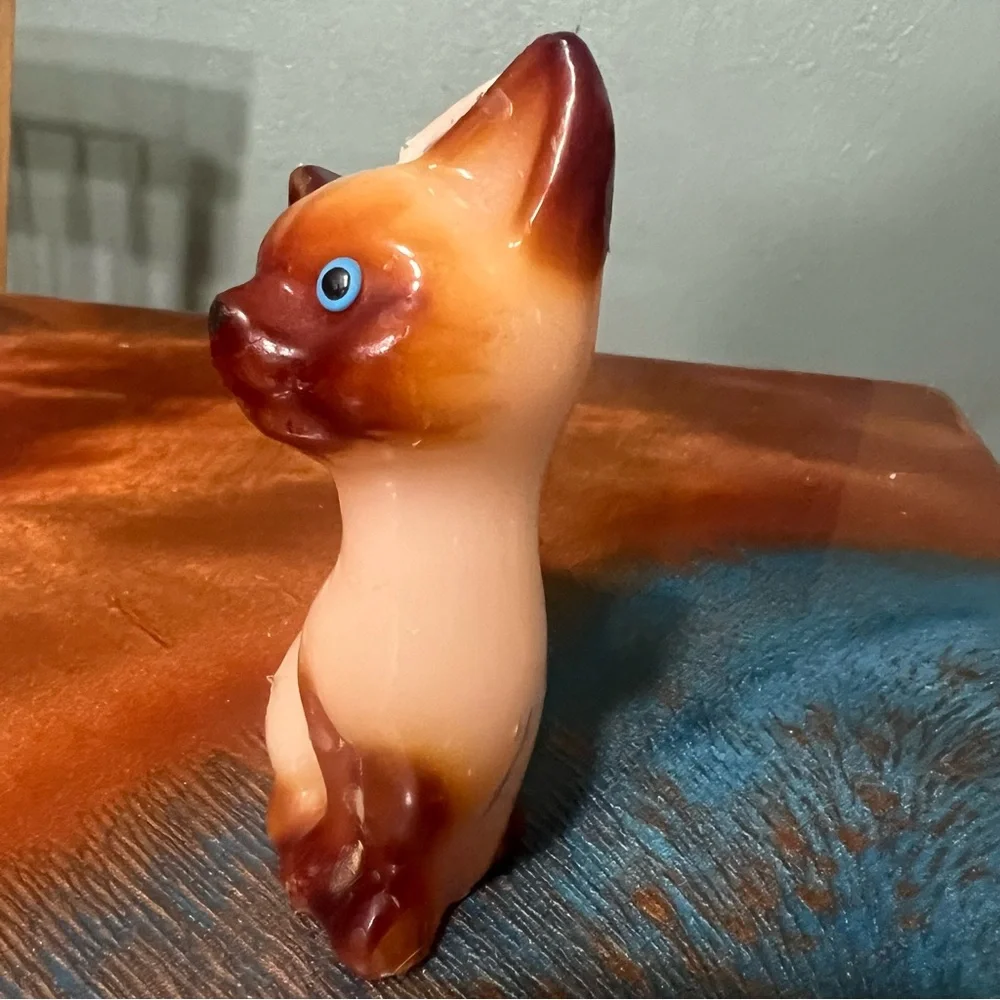 Vintage blue eyes Siamese cat candle new